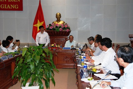 Thứ trưởng Nguyễn Thành Long đánh giá việc thực hiện Thông tư 51 và Thông tư 37 tại Tiền Giang