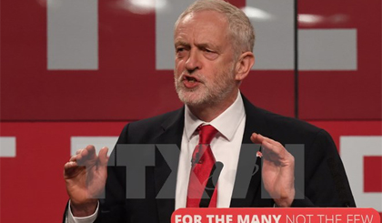 Chủ tịch Công đảng Jeremy Corbyn trong cuộc vận động tranh cử ở Manchester ngày 9-5. Nguồn: AFP/TTXVN