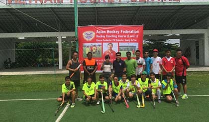 Participants at the the first-ever field hockey coaching course for all hockey coaches from Asian countries in Vietnam (Photo courtesy of organisers)
