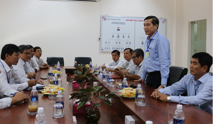 Ông Lê Văn Hưởng, Chủ tịch UBND tỉnh thăm và làm việc với Công ty Cổ phần May Công Tiến