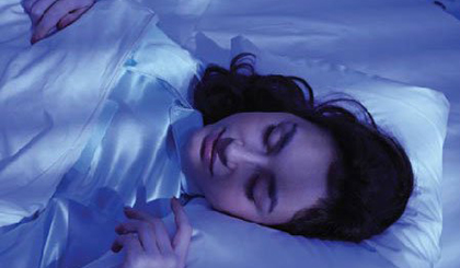 Làm lạnh phòng trước khi ngủ giúp người dùng có cảm giác thoải mái và dễ ngủ hơn.