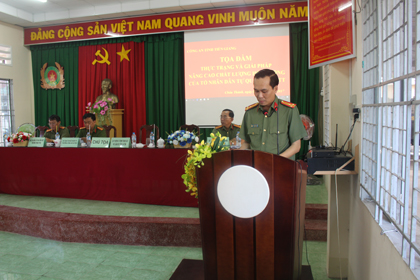 Thượng tá Trịnh Thanh Cao, Phó Giám đốc Công an tỉnh phát biểu tại buổi tọa đàm