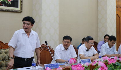 Ông Bùi Văn Cường, Chủ tịch Tổng LĐLĐ Việt Nam phát biểu tại buổi làm việc