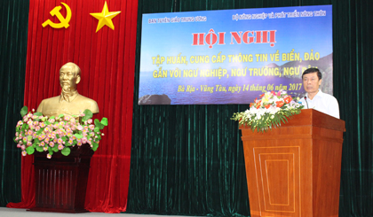 Ông Phạm Văn Linh, Phó Trưởng Ban Tuyên giáo Trung ương phát biểu khai mạc hội nghị.
