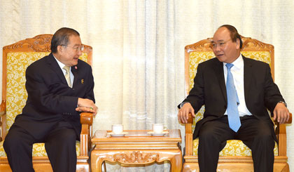  Thủ tướng Nguyễn Xuân Phúc và ông Charoen Sirivadhanabhakdi, Chủ tịch Tập đoàn TCC (Thái Lan). Ảnh: VGP/Quang Hiếu