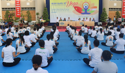 Buổi lễ có sự tham gia của 200 VĐV đến từ các CLB Yoga trong tỉnh.