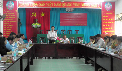 Ông Cao Văn Hóa, Quyền Giám đốc Sở Nông nghiệp và Phát triển nông thôn phát biểu tại hội nghị.