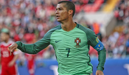 Ronaldo mang chiến thắng về cho Bồ Đào Nha. (Nguồn: AP)