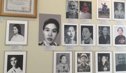 Photos of Vietnamese female soldiers displayed at the exhibition (​Source: VOH)