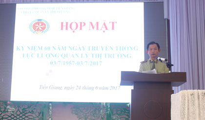 Ông Đỗ Văn Phước, Chi cục trưởng Chi cục Quản lý thị trường, Phó Giám đốc Sở Công thương phát biểu tại buổi họp mặt.