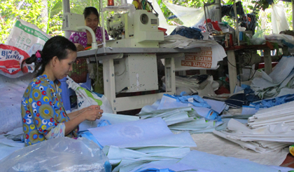 Xã Bình Phú khuyến khích các ngành nghề tiểu thủ công nghiệp phát triển, tạo việc làm cho lao động nông thôn.