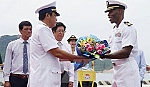 Tàu khu trục Mỹ cập cảng Cam Ranh tham gia giao lưu hải quân