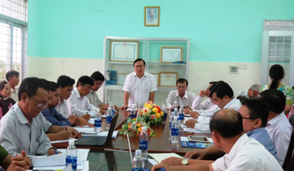 2. Ông Phạm Anh Tuấn, Phó Chủ tịch UBND tỉnh phát biểu tại buổi làm việc với xã Tân Thành
