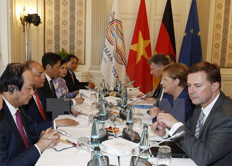  Thủ tướng Nguyễn Xuân Phúc hội đàm với Thủ tướng Đức Angela Merkel. Ảnh: Thống Nhất/TTXVN