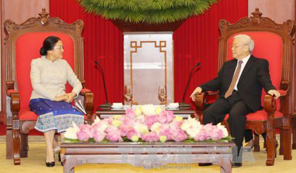 Tổng Bí thư Nguyễn Phú Trọng tiếp Chủ tịch Quốc hội Lào Pany Yathotou. Ảnh: TTXVN