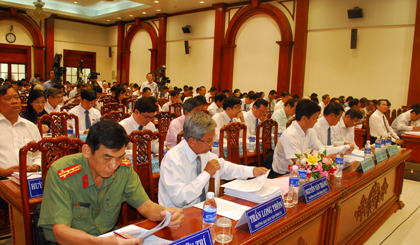 Các đại biểu tham dự phiên khai mạc HĐND tỉnh Tiền Giang khóa IX kỳ họp thứ 4