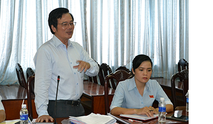 Đại biểu Tạ Văn Trầm, Giám đốc Bệnh viên Đa khoa Trung tâm tỉnh