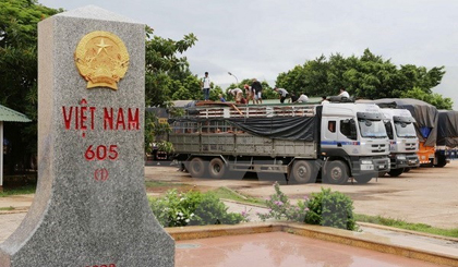 At the Lao Bao border gate in Quang Tri (Photo: VNA)