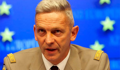 Tổng thống Pháp thay Tổng tham mưu trưởng lực lượng vũ trang
