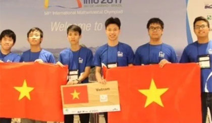 Các thành viên của đội tuyển Olympic Toán học Việt Nam năm 2017. Nguồn: Báo Nhân dân