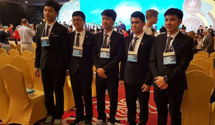 5/5 học sinh Việt Nam dự thi đều đoạt giải.