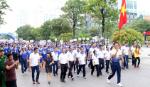 5,000 people walk to support Vietnamese sporting delegation to attend 29th SEA Games