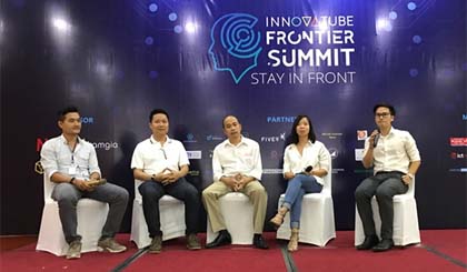 Speakers share knowledge in four sectors of smart technology. (Source: VNA)