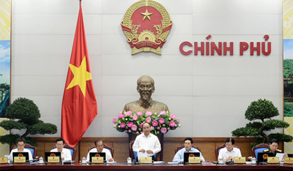 Thủ tướng Nguyễn Xuân Phúc phát biểu mở đầu phiên họp Chính phủ thường kỳ tháng 7/2017. Ảnh: VGP/Quang Hiếu
