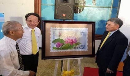 The commemorative stamp is designed by painter To Minh Trang from the VNPT.