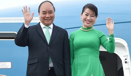 Prime Minister Nguyen Xuan Phuc and his wife.