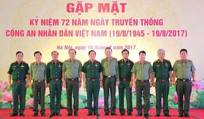 General Ngo Xuan Lich, Lieutenant General To Lam and leaders of Ministry of Defence and Ministry of Public Security (Credit: mps.gov.vn)