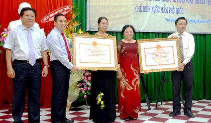 At the ceremony to recognise Phu Quoc fish sauce as a traditional craft