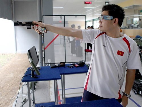 Shooter Ha Minh Thanh bagged gold in the men’s 25m rapid fire pistol and set a SEA Games record ​(Source: VNA)