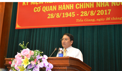 Tại buổi họp mặt, ông Phạm Văn Trọng - Tỉnh ủy viên, Chánh Văn phòng UBND tỉnh đã ôn lại ý nghĩa Ngày truyền thống Văn phòng cơ quan HCNN 