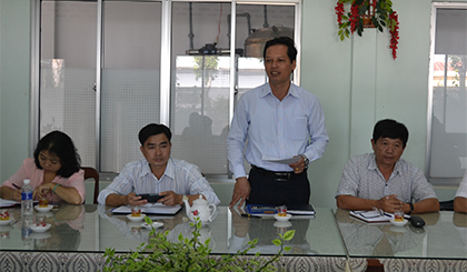 Ông Nguyễn Thành Diệu, Trưởng Ban KT-NS HĐND tỉnh phát biểu tại buổi làm việc