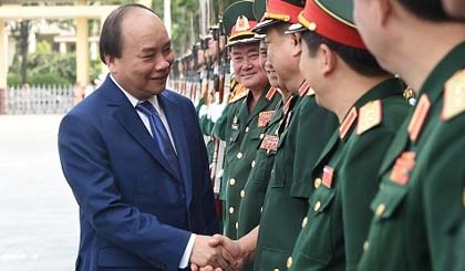 PM Nguyen Xuan Phuc visits National Defence Academy. (Credit: VGP)