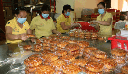 Sản xuất, kinh doanh bánh trung thu cần phải đảm bảo chất lượng, an toàn thực phẩm.  
