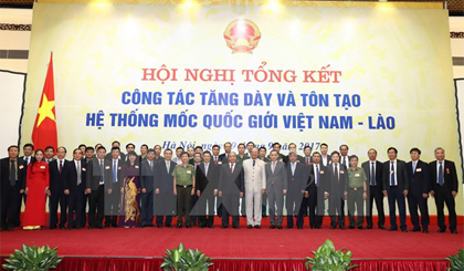 Thủ tướng Nguyễn Xuân Phúc và các đại biểu. Ảnh: Thống Nhất/TTXVN