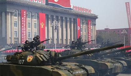 Hình ảnh Triều Tiên phô diễn sức mạnh quân sự tại lễ duyệt binh. Nguồn: CNN