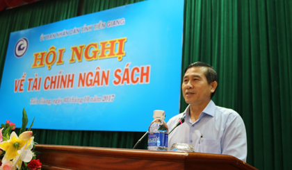 Chủ tịch UBND tỉnh Lê Văn Hưởng phát biểu tại Hội nghị về tài chính ngân sách
