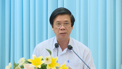 Member of Central Party Committee, Secretary of the Tien Giang provincial Party Committee, Chairman of the Provincial People's Council Nguyen Van Danh speaks at the conference. Photo: HANH NGA