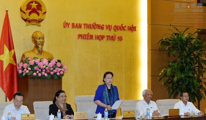 NA Chairwoman Nguyen Thi Kim Ngan addressing the working session