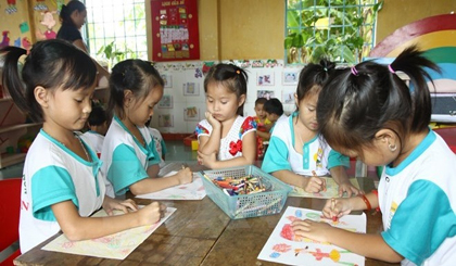 As of April 2017, Vietnam fulfilled the goal of giving all five-year-old children access to pre-school education (Photo: VNA)