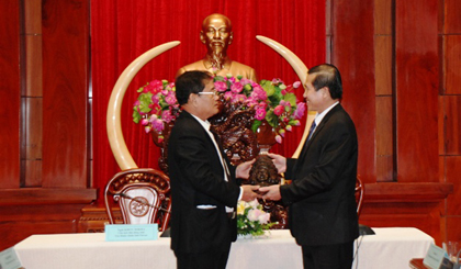 Chairman of Tien Giang Provincial People's Committee (PPC) Le Van Huong