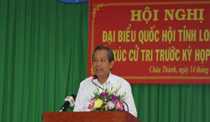 Deputy PM Truong Hoa Binh meets voters in Chau Thanh district (Source: VGP)