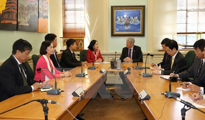 Politburo member Truong Thi Mai meets with Damien O’Connor, President of the New Zealand – Vietnam Parliamentary Friendship Group.