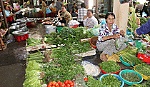 Khó kiểm soát an toàn thực phẩm tại chợ truyền thống