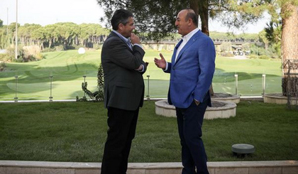 Ngoại trưởng Thổ Nhĩ Kỳ Mevlut Cavusoglu gặp Bộ trưởng Ngoại giao Đức Sigmar Gabriel tại Antalya, Thổ Nhĩ Kỳ, ngày 4/11. Nguồn: Anadolu Agency
