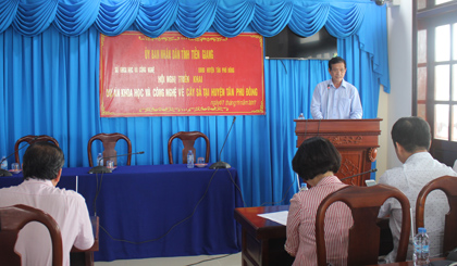 Giám đốc Sở Khoa học - Công nghệ Dương Văn Bon phát biểu tại hội nghị.