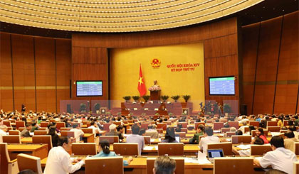 Quốc hội thông qua toàn văn Nghị quyết về kế hoạch phát triển kinh tế-xã hội năm 2018. Ảnh: Phương Hoa/TTXVN